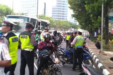 Kendaraan Tak Bayar...