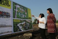 Risma Bangun Taman Baru...