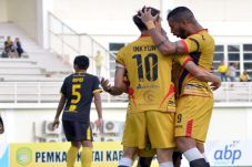 Mitra Kukar Sukses Balaskan...