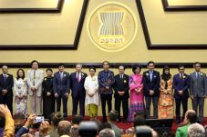 ASEAN Terjepit Diantara...