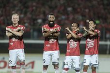 Bali United Pimpin Klasemen...