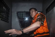 Andi Narogong Jalani...