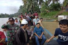 Petugas Gabungan Sisir...