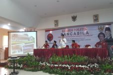 Isi Kursus Politik Pancasila,...