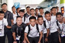 Lawan Indonesia, Pelatih...