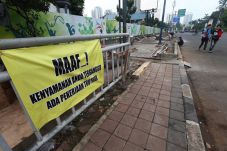 Perlambat Kendaraan,...
