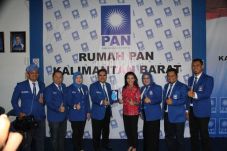 Maju di Pilgub 2018,...
