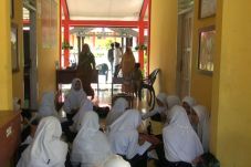 Kekurangan Kelas, Siswa...