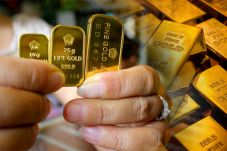 Harga Emas Antam dan...