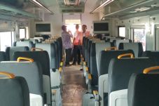 Kereta Api Bandara Soetta...