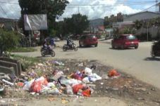 Banyak Sampah di Perumahan,...
