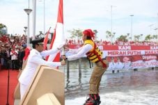 Hari Kemerdekaan, Merah...