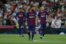 Pique Sarankan Barcelona...