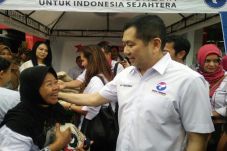 Ratusan Warga Surabaya...