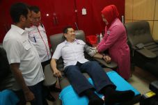 Beri Contoh Kader, Hary...