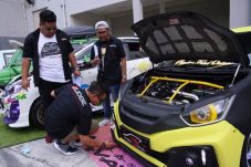 Tiga Kontes Modifikasi...