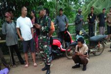 20 Lebih Umbul-umbul...