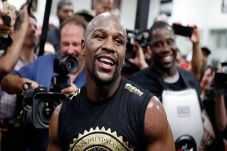 Siap Hadapi McGregor,...