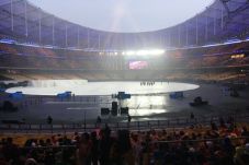 Hujan Deras Guyur Stadion...
