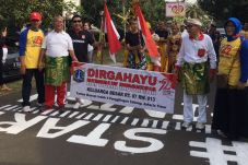 HUT RI, Warga Cakung...