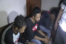 Diduga Menjarah di Lokasi...