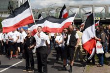 Lebih dari 500 Neo-Nazi...