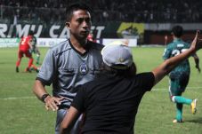 Kinerja Wasit Terus...