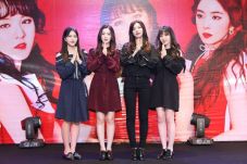 Red Velvet Sukses Gelar...