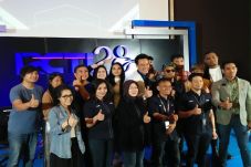 Ceu Yoyoh, Tuti dan...