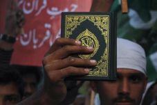 Dituduh Membakar Alquran,...