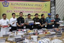 Bea Cukai Sidoarjo Musnahkan...
