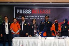 Bongkar Kasus First...
