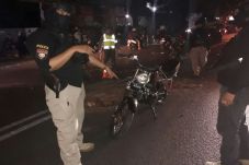 Tiga Motor Tabrakan...