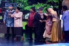 Hadiah dari Ustad Kemed...