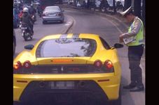 Waduh, Porsche Diduga...