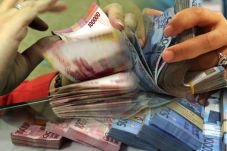 Dihantam USD, Rupiah...