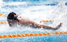 Pecahkan Rekor 100 Meter...