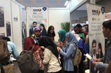 MNC Group Ramaikan Bursa...