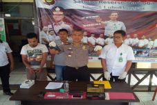 Pecatan TNI Ditangkap,...