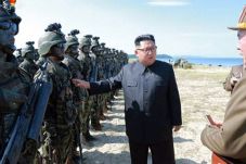 Kim Jong-un Pantau Latihan...