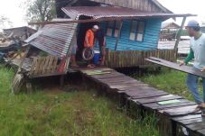 Puting Beliung Terjang...
