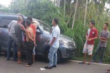Ujang Tewas Ditusuk...