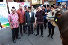 MNC Peduli Serahkan...