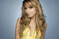 Ashley Tisdale Sesalkan...