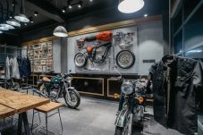Royal Enfield Buka Store...