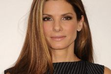 Sandra Bullock Sumbang...