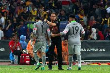 Pelatih Komentari Blunder...
