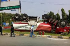 Truk Tangki Pertamina...