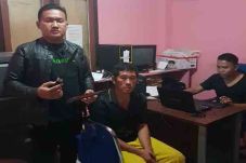 Gara-gara Uang Pulsa,...