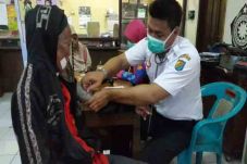 Ratusan Warga Pekalongan...